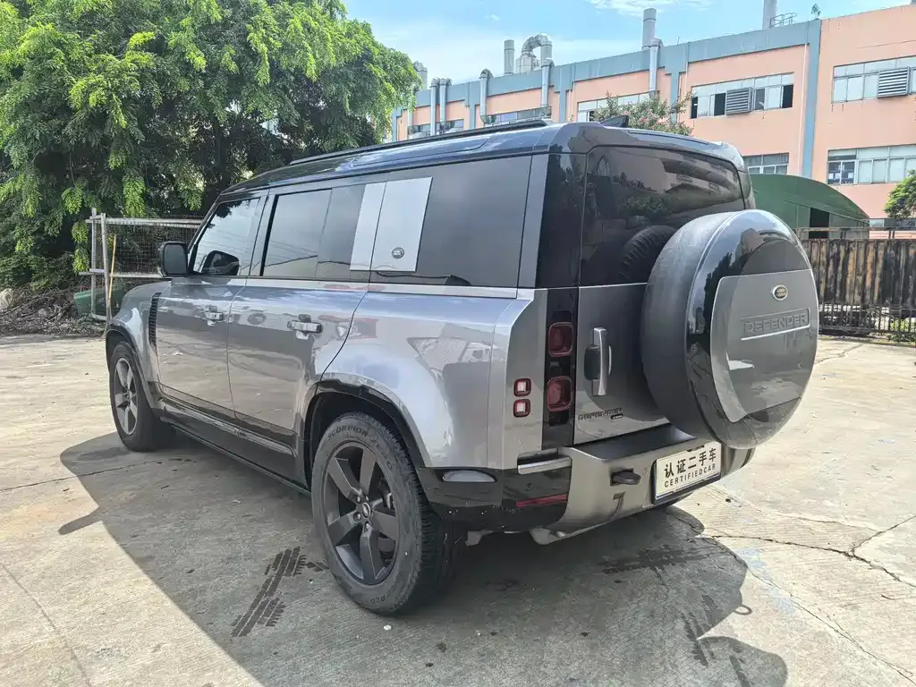 Land Rover Defender — фото 10
