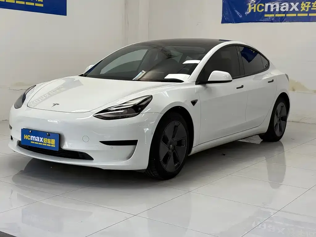 Tesla Model 3 — фото 1