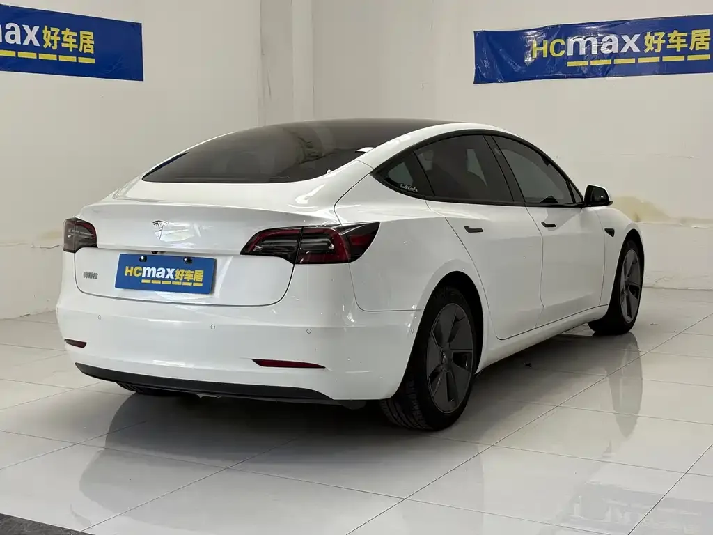 Tesla Model 3 — фото 3