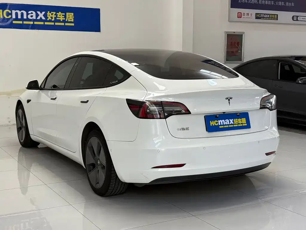 Tesla Model 3 — фото 8