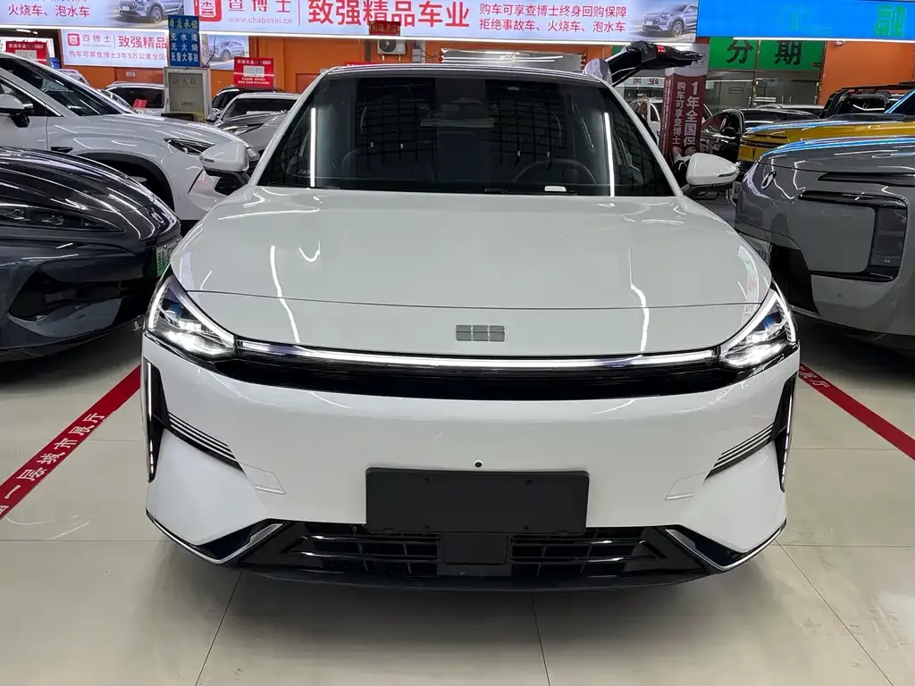 Geely Galaxy L6 — фото 4