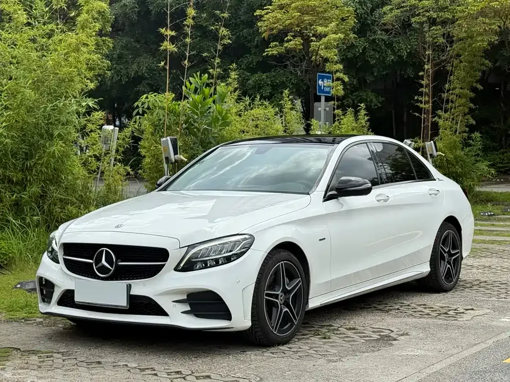 Mercedes-Benz C-Class — фото 1