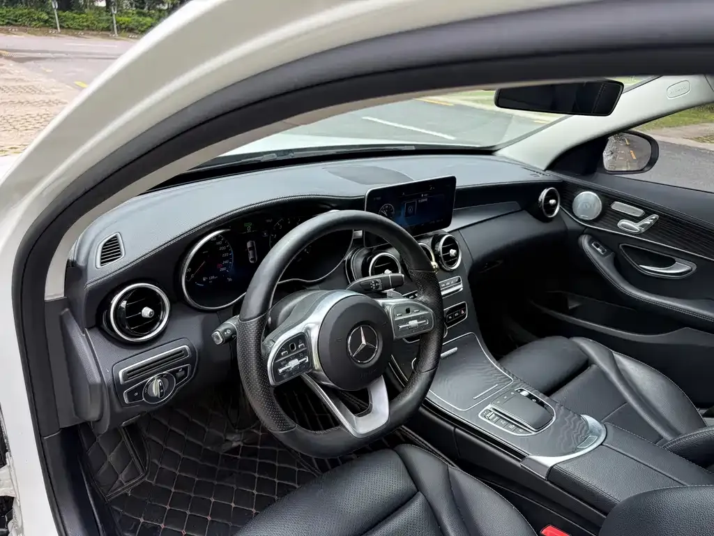 Mercedes-Benz C-Class — фото 10