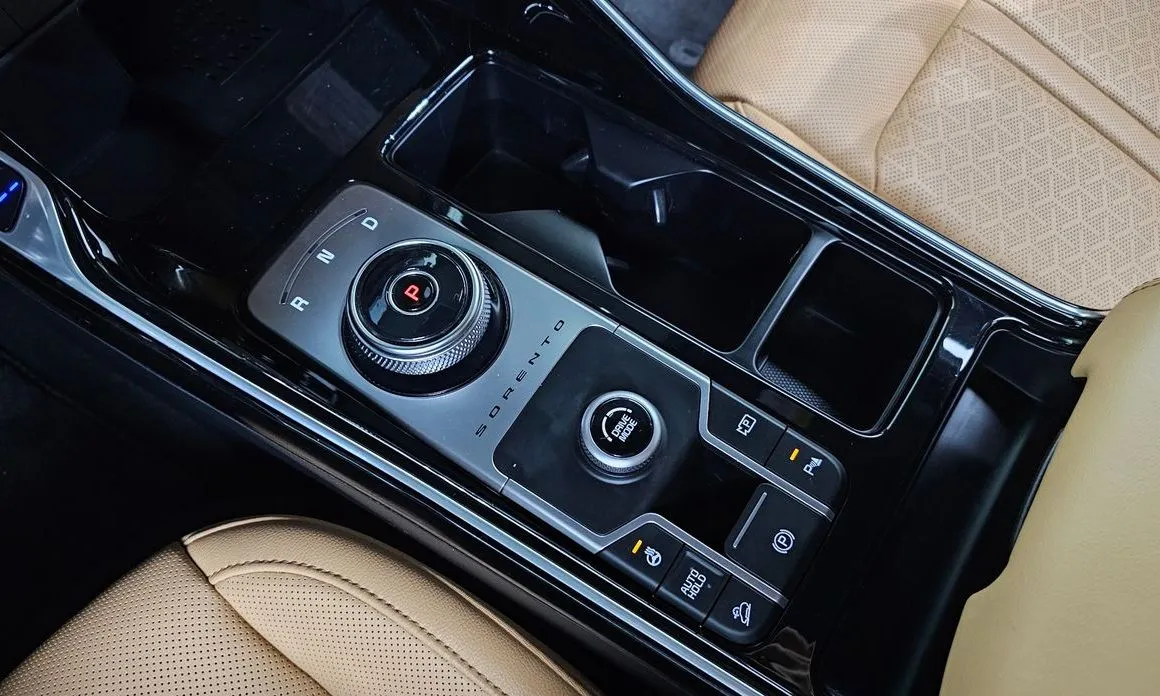 Kia Sorento — фото 5