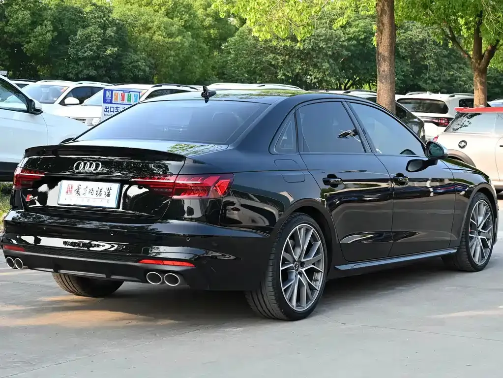 Audi S4 — фото 5
