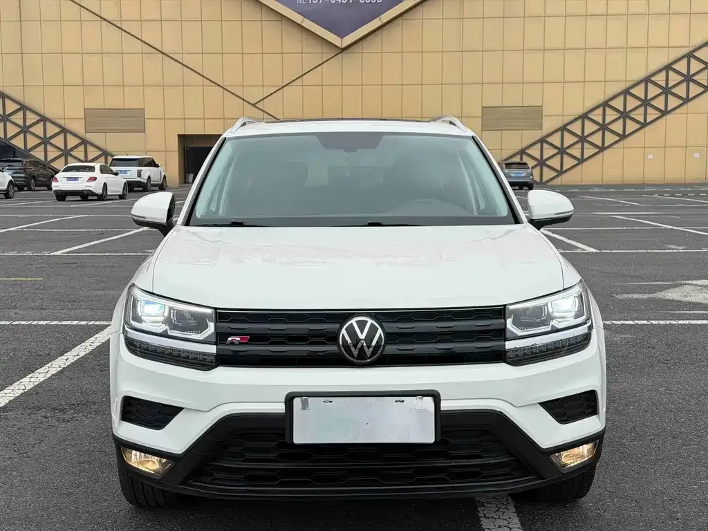 Volkswagen Tharu — фото 2