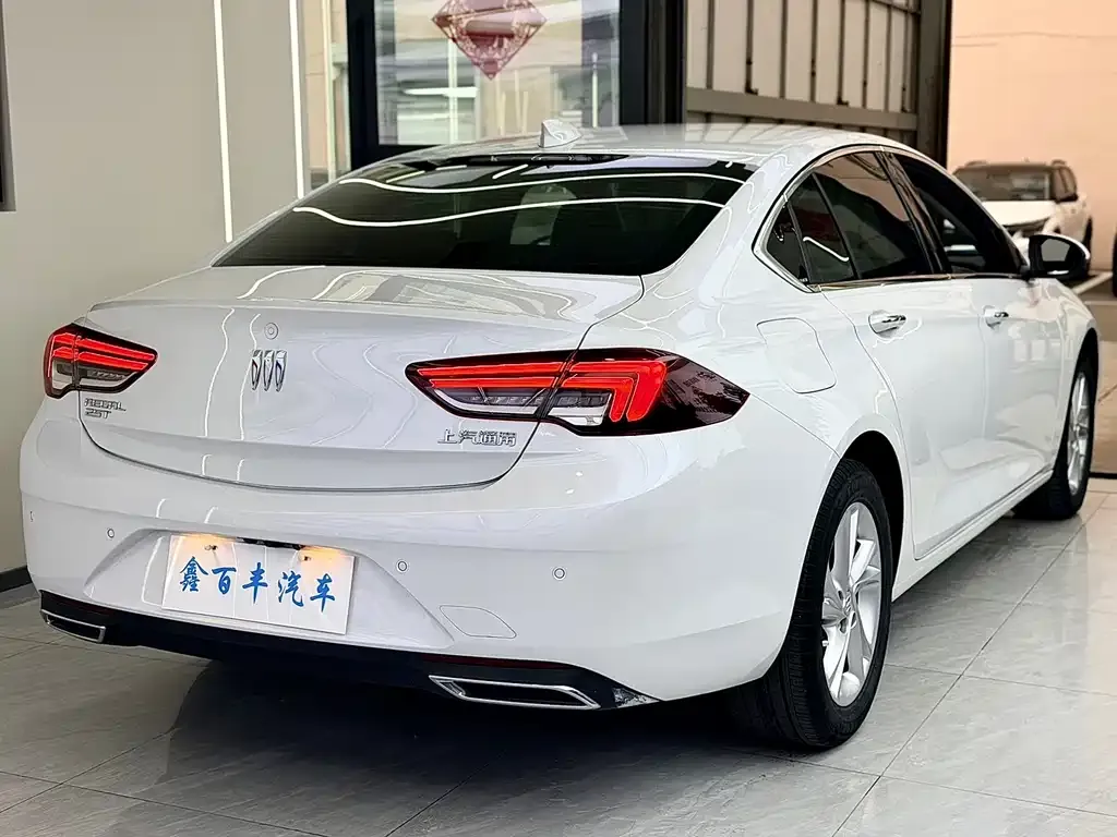 Buick Regal — фото 10