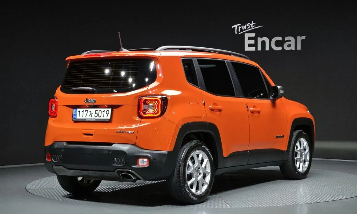 Jeep Renegade — фото 4