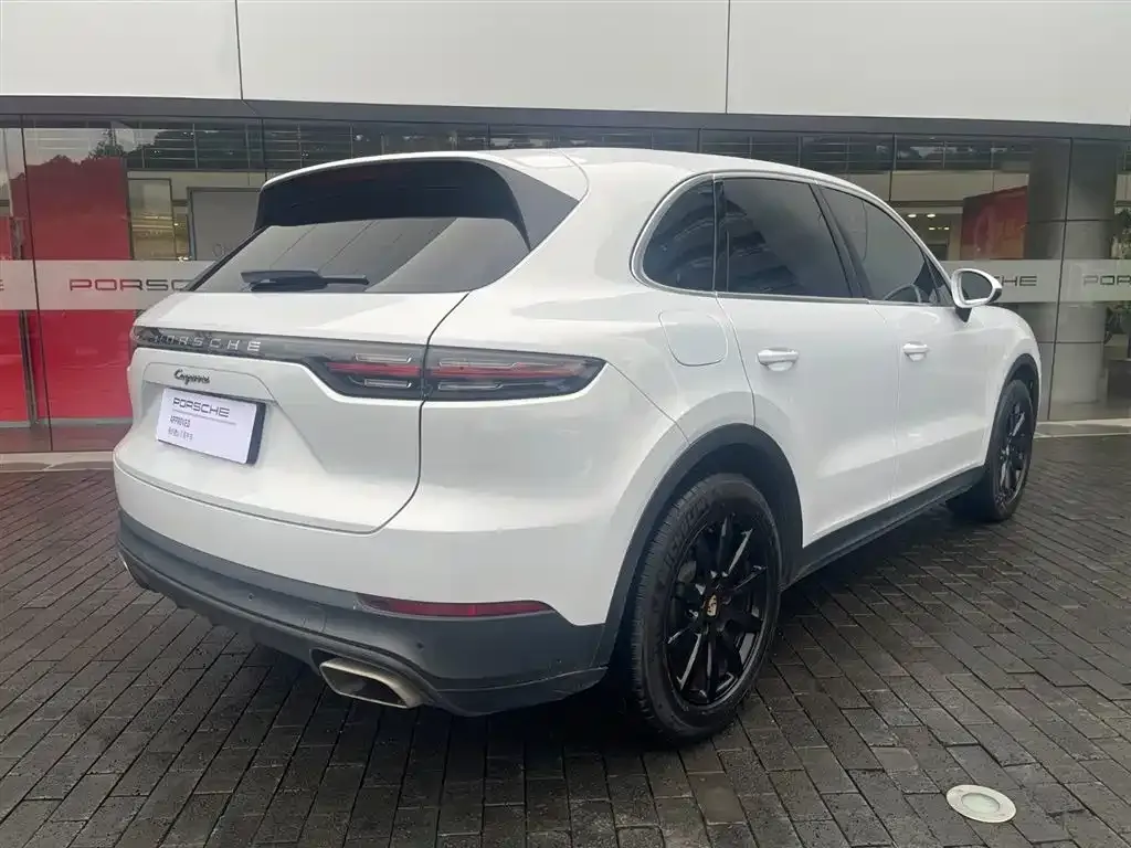 Porsche Cayenne Hybrid — фото 6