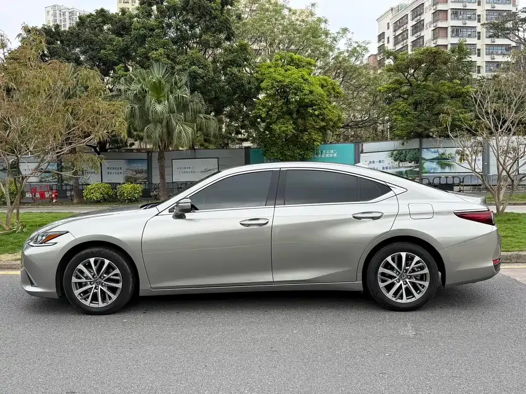 Lexus ES 2024 из CN, фото 9