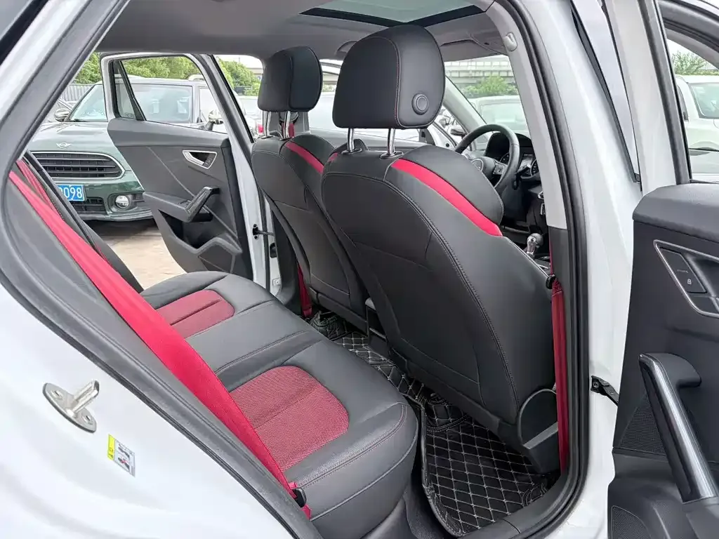Audi Q2L 2021 из CN, фото 6