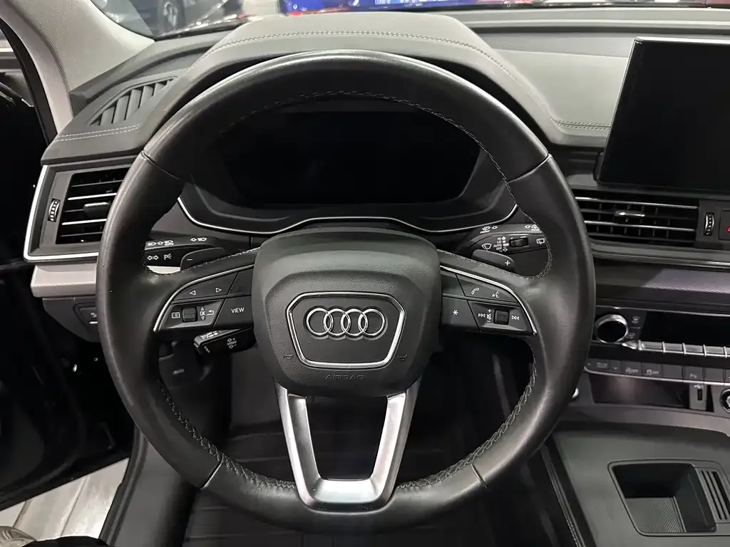 Audi Q5L — фото 2
