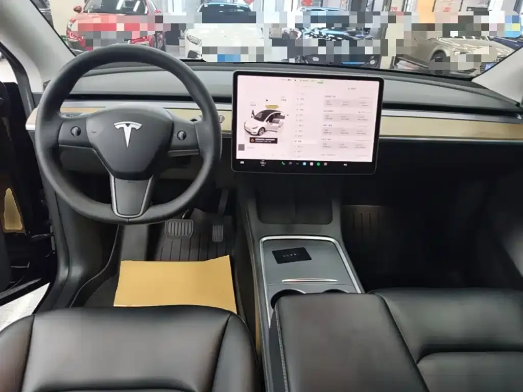 Tesla Model Y — фото 4