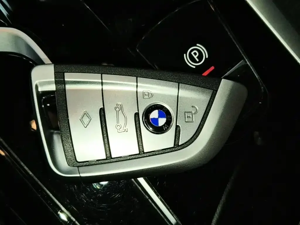 BMW 5 Series — фото 4
