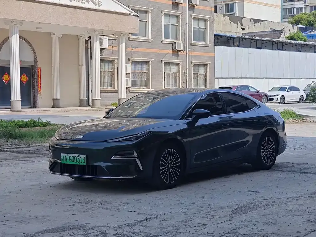 Geely Galaxy Xingyao 8