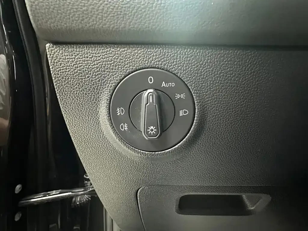Volkswagen Tharu — фото 7