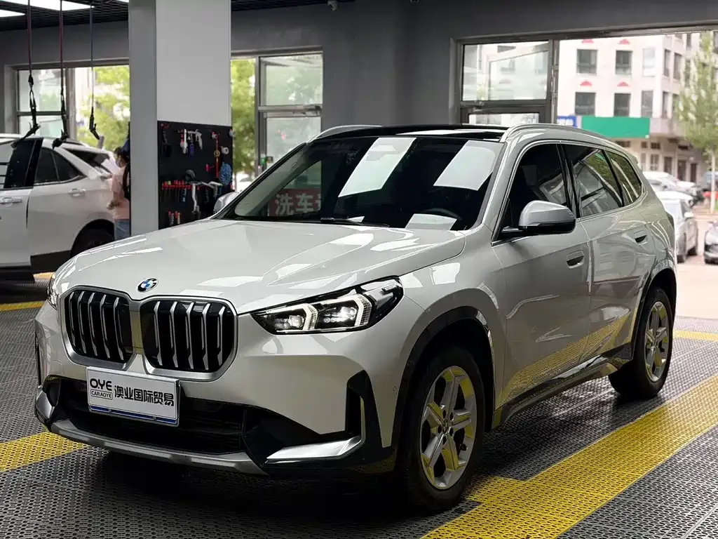 BMW X1 — фото 1