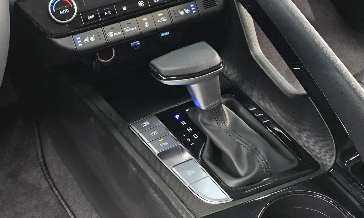 Hyundai AVANTE — фото 6