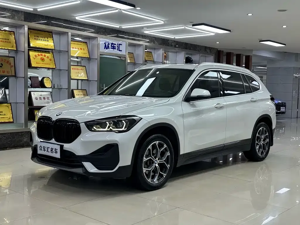 BMW X1 — фото 1