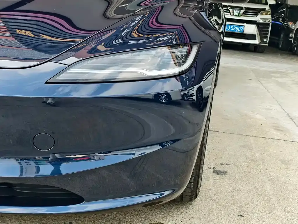 Tesla Model 3 — фото 9