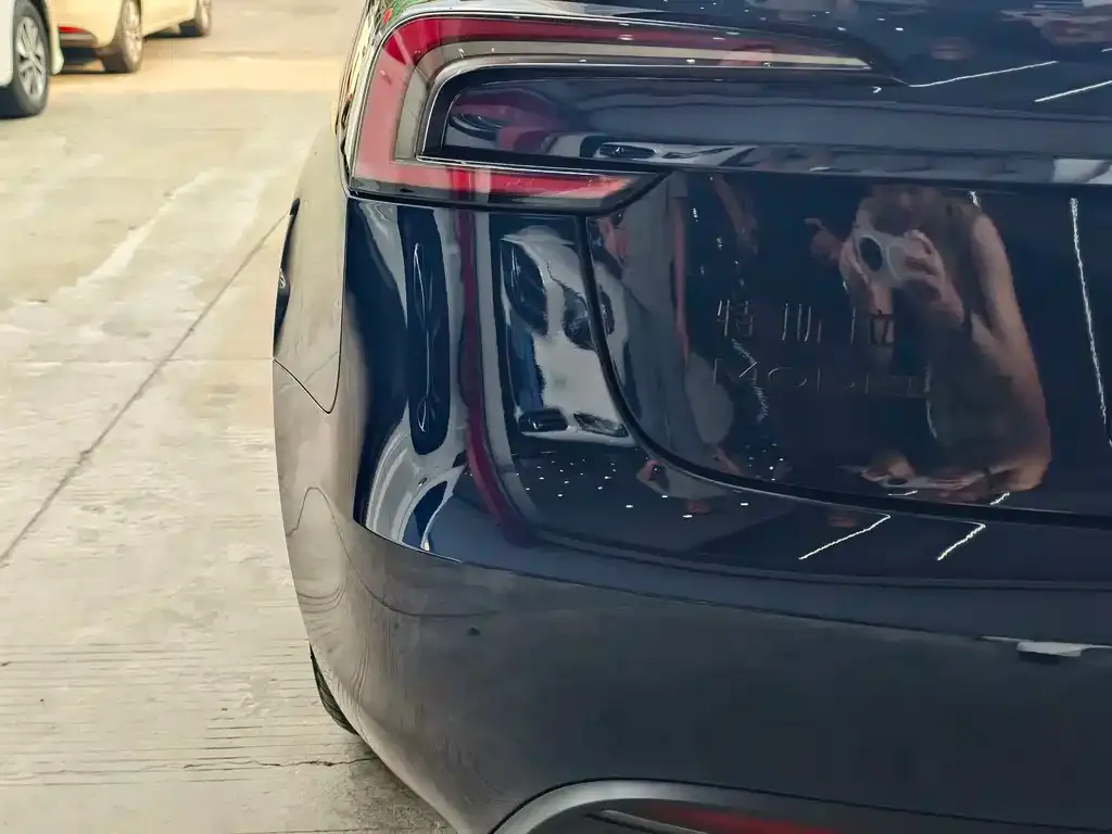 Tesla Model 3 — фото 2