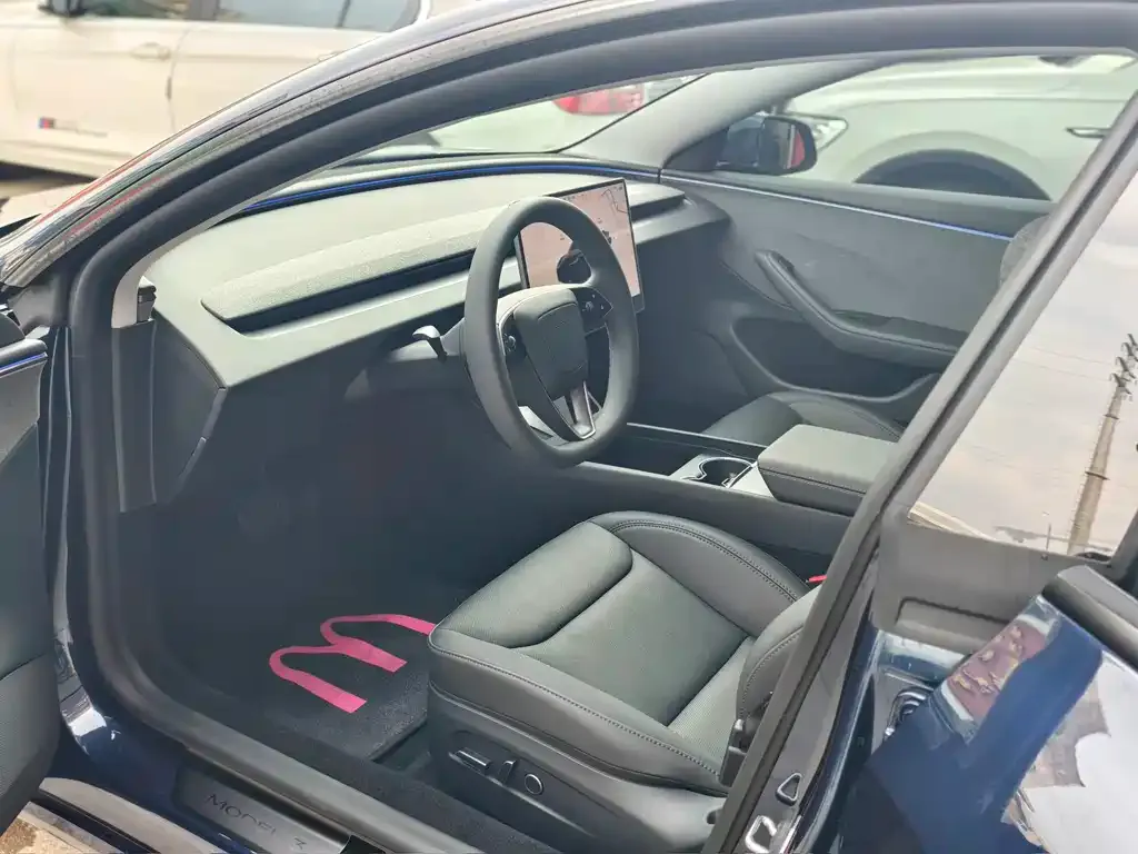Tesla Model 3 — фото 7