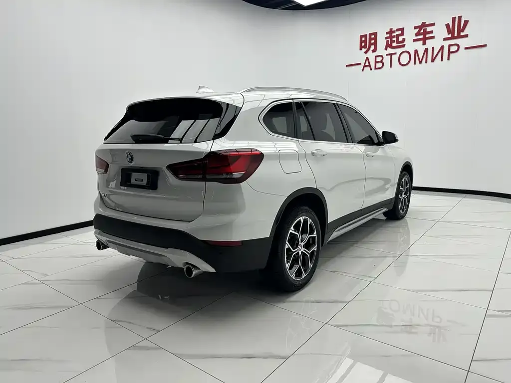 BMW X1 — фото 10