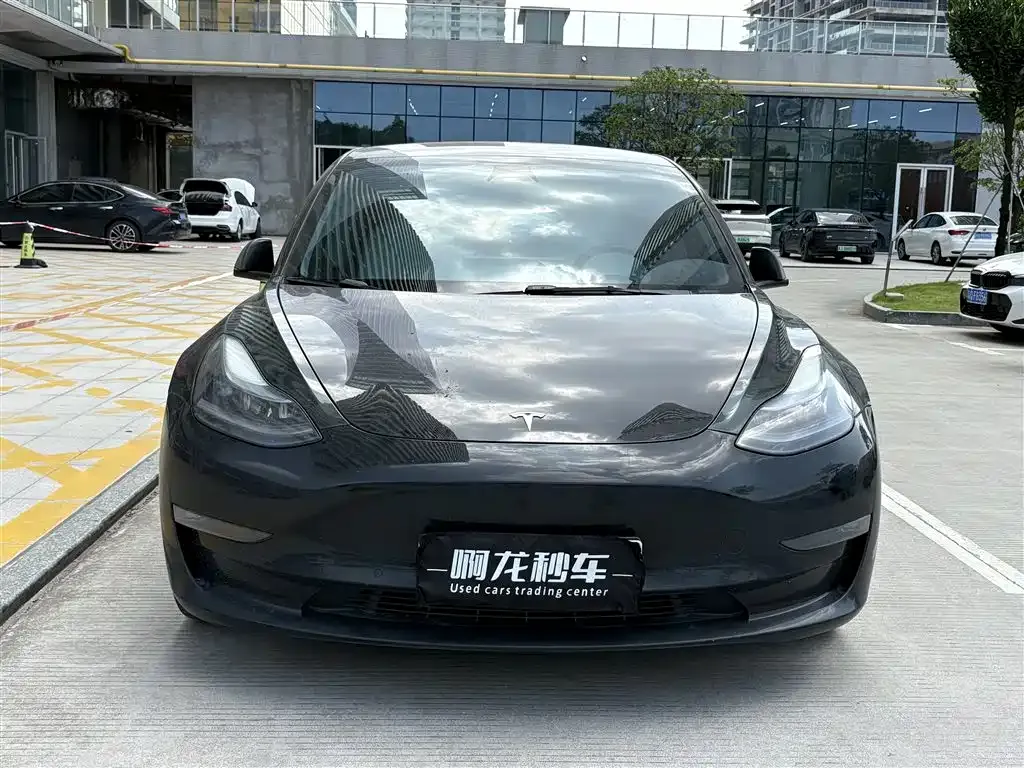 Tesla Model 3 — фото 3
