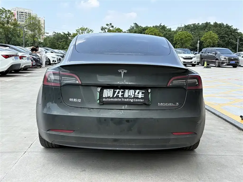 Tesla Model 3 — фото 5