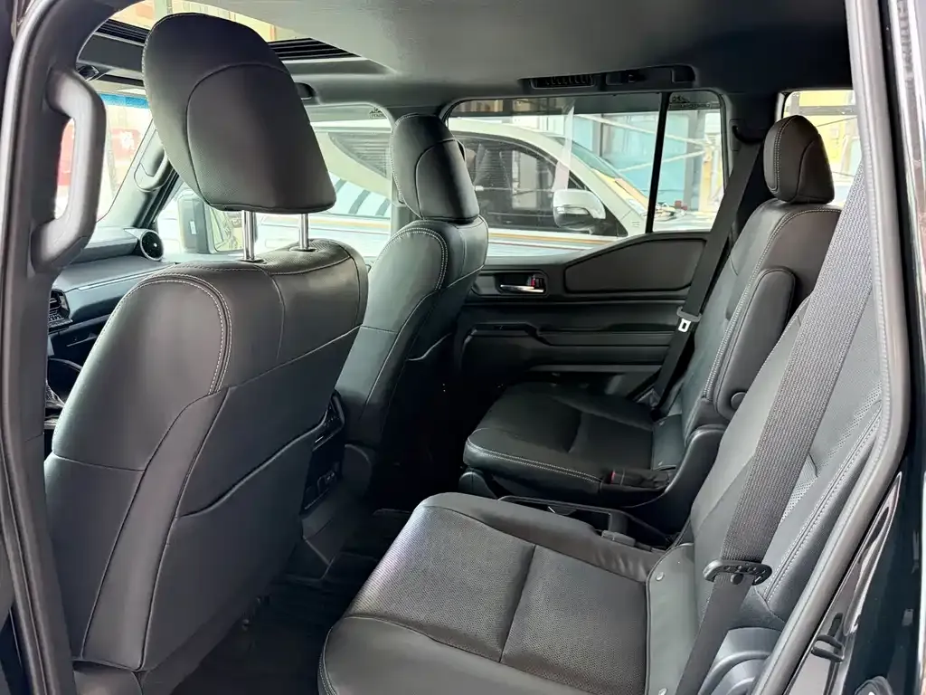 Toyota Prado 2024 из CN, фото 3