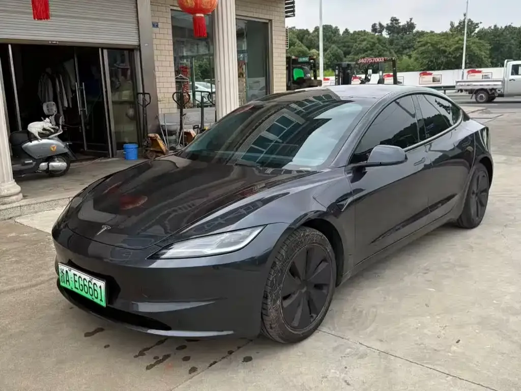 Tesla Model 3 — фото 3