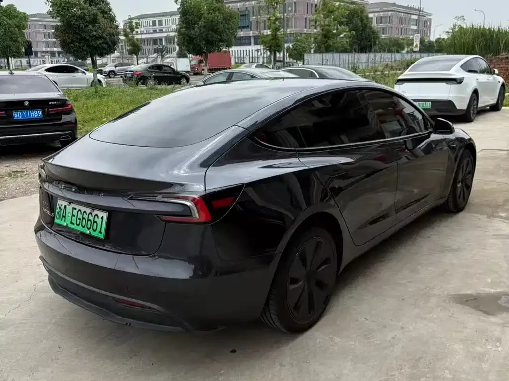 Tesla Model 3 — фото 4