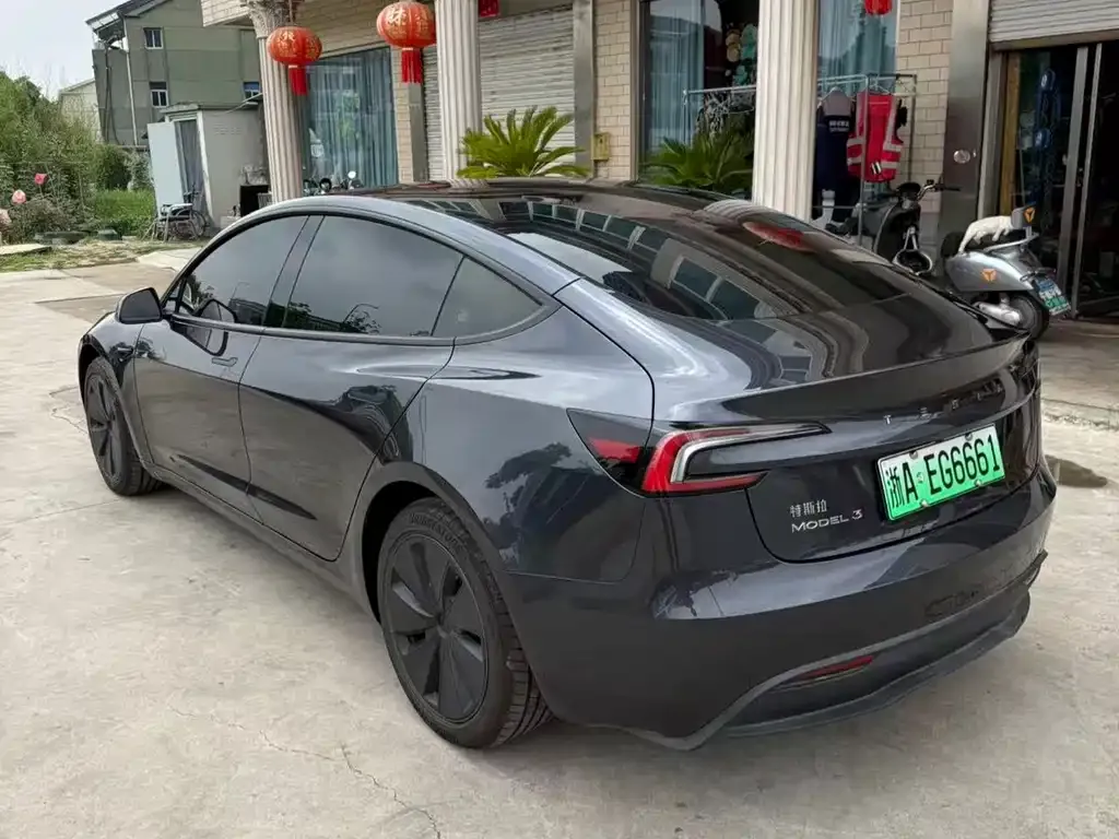 Tesla Model 3 — фото 7