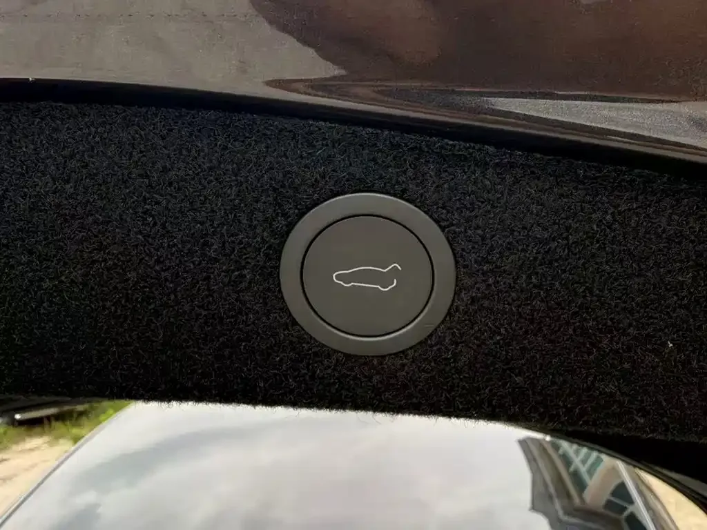 Tesla Model 3 — фото 10