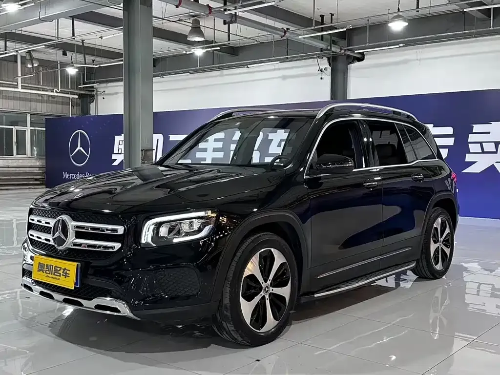 Mercedes-Benz GLB — фото 1