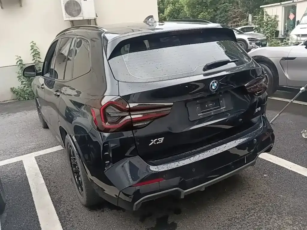 BMW iX3 — фото 6