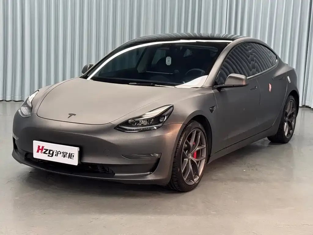 Tesla Model 3 — фото 1