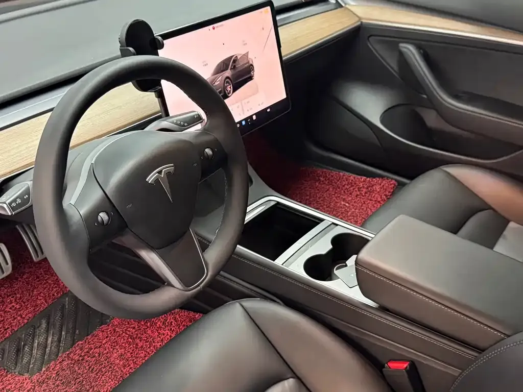 Tesla Model 3 — фото 5