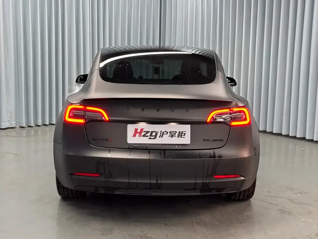 Tesla Model 3 — фото 3