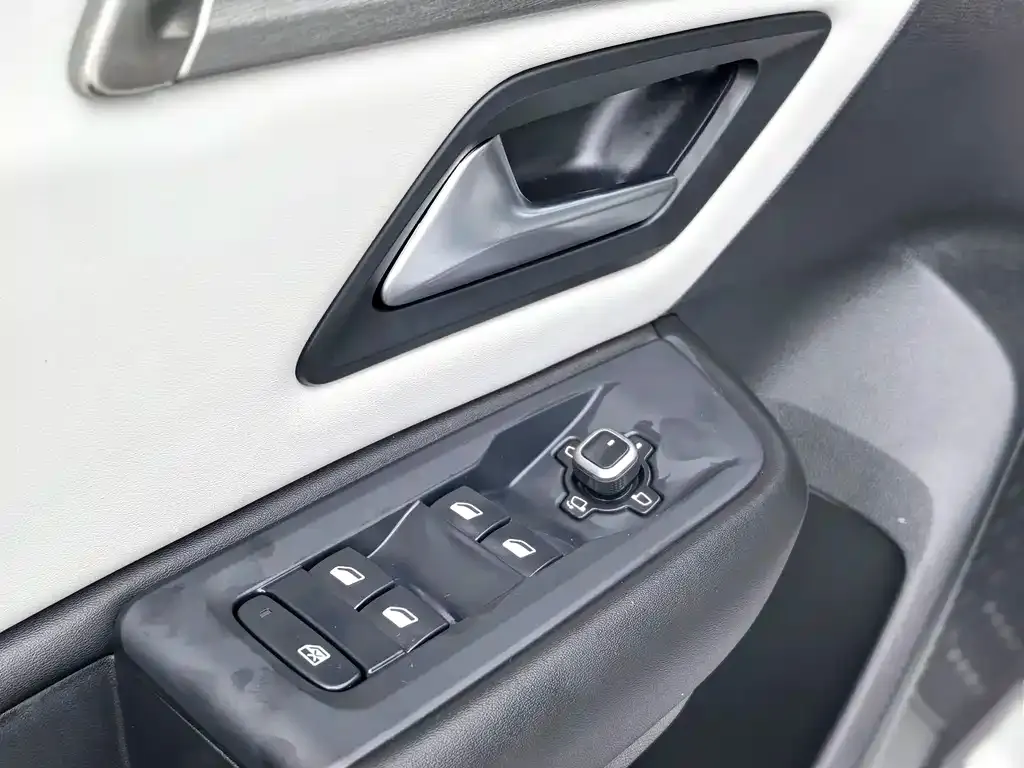 Citroen C5 X 2024 из CN, фото 2