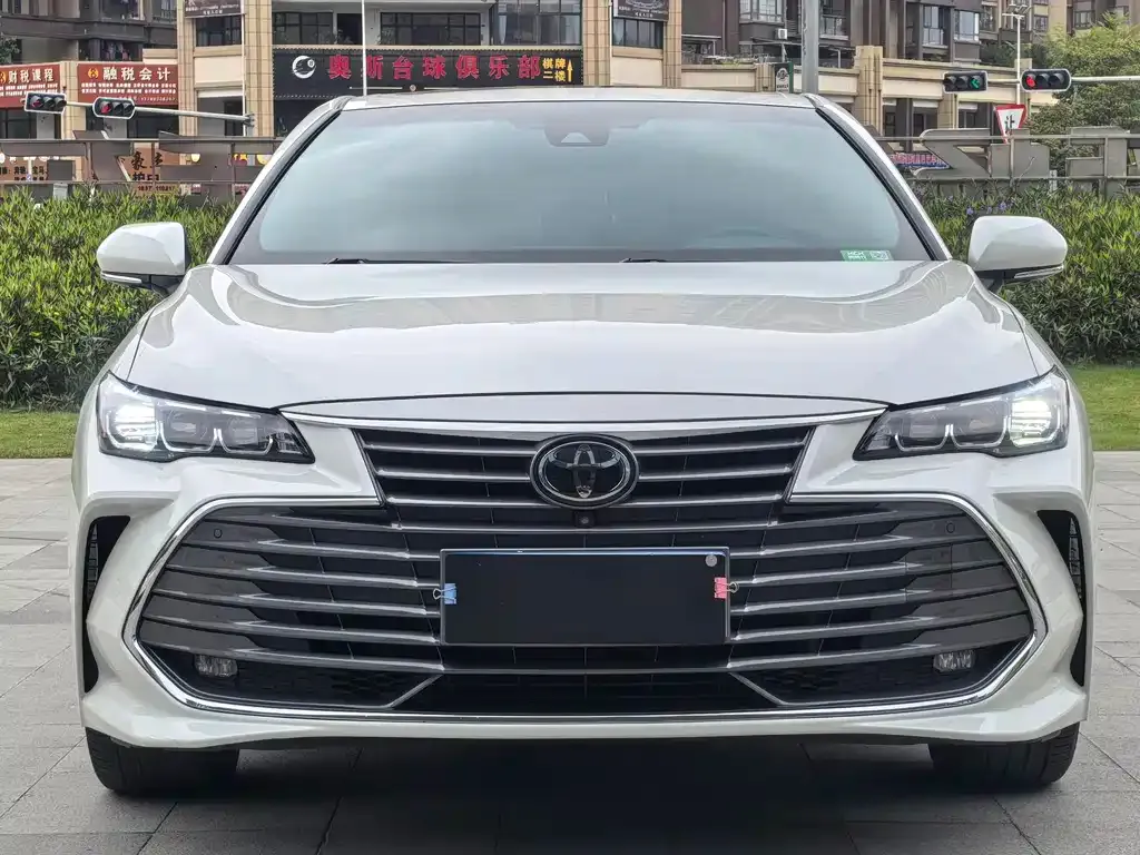 Toyota Avalon — фото 6