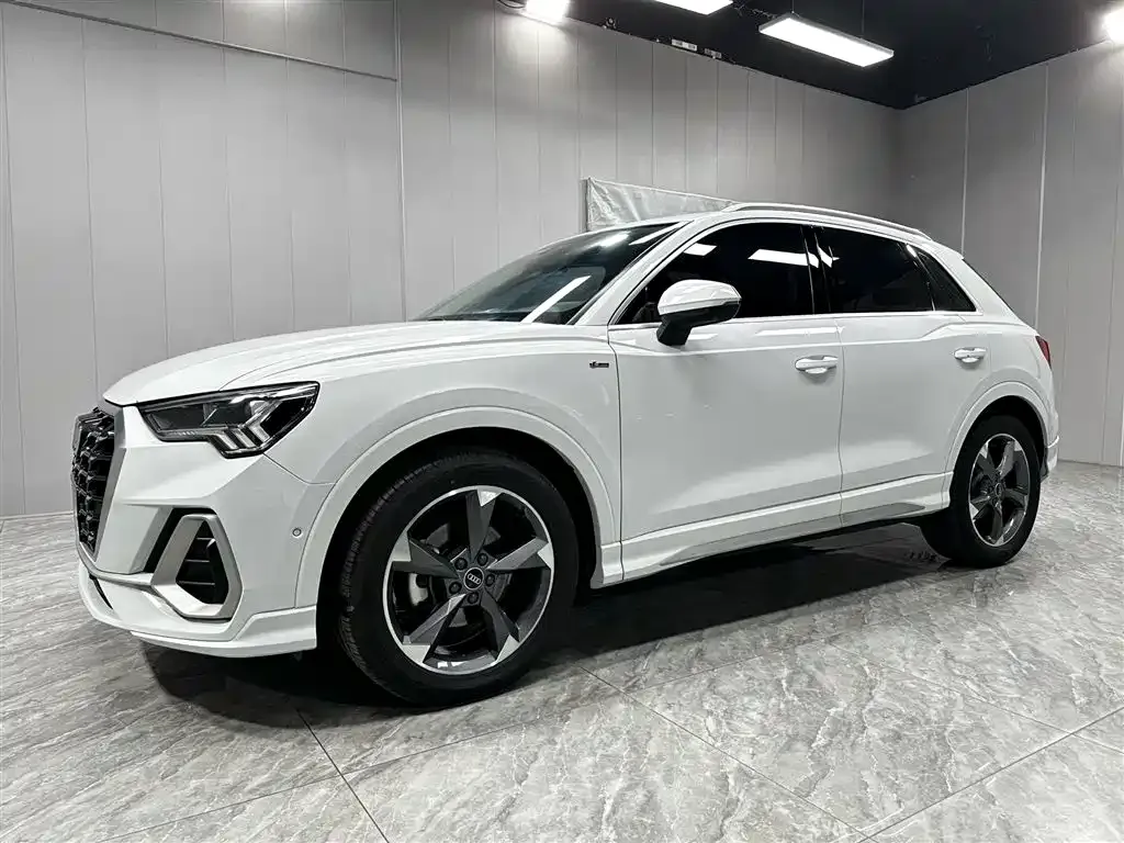 Audi Q3 — фото 10