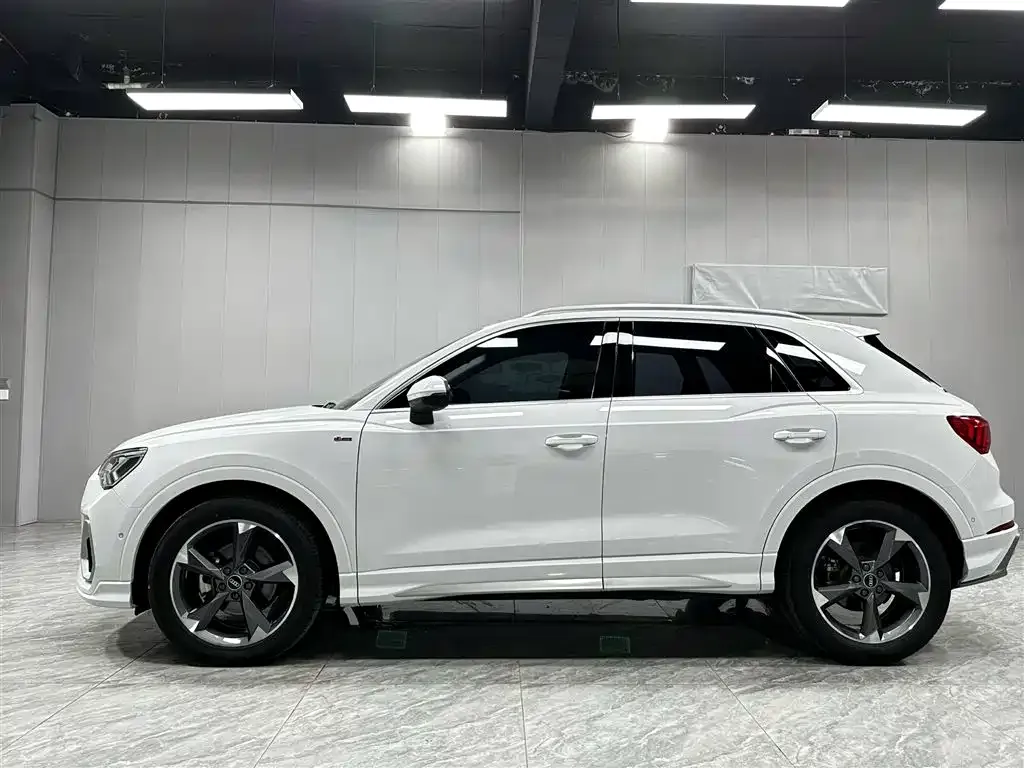 Audi Q3 — фото 8