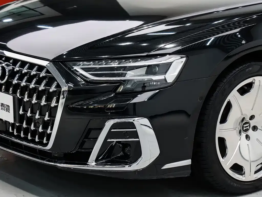 Audi A8 — фото 10