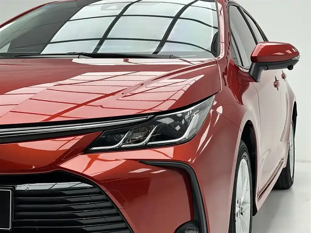 Toyota Corolla — фото 7