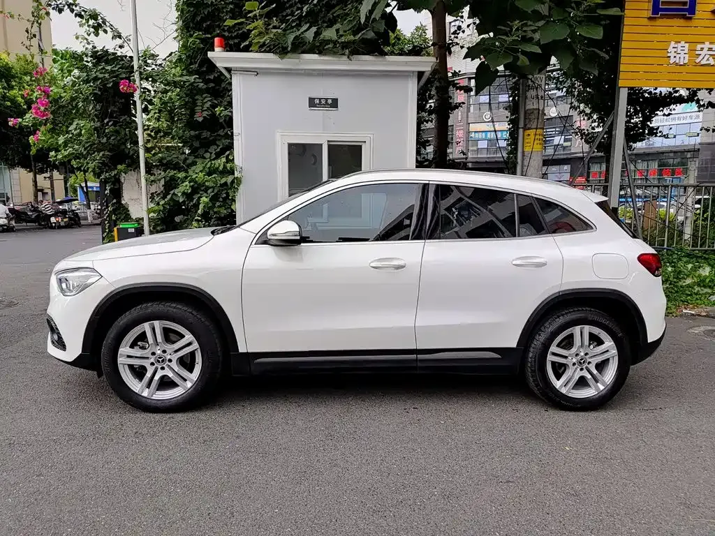 Mercedes-Benz GLA — фото 10