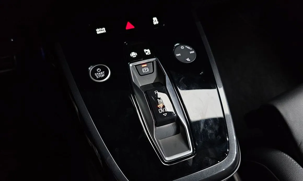 Audi Q4 e-tron — фото 9
