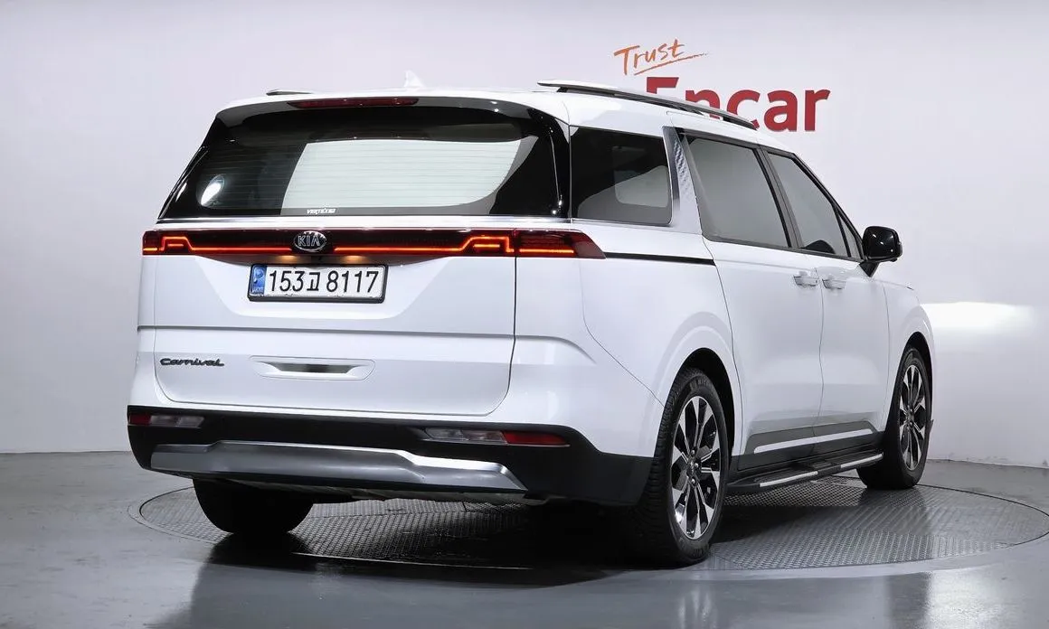 Kia Carnival — фото 10