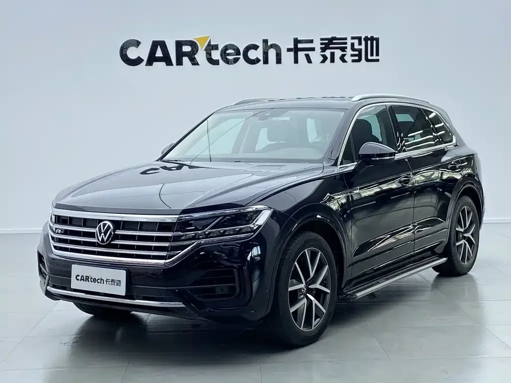 Volkswagen Touareg — фото 1