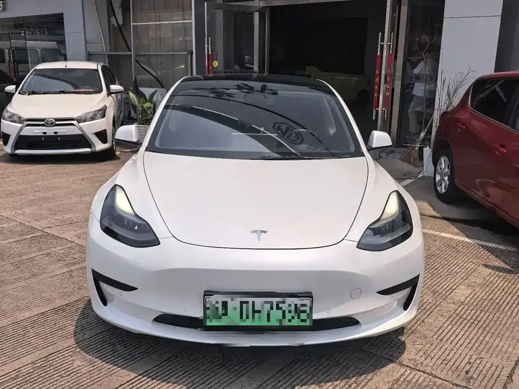 Tesla Model 3 — фото 8